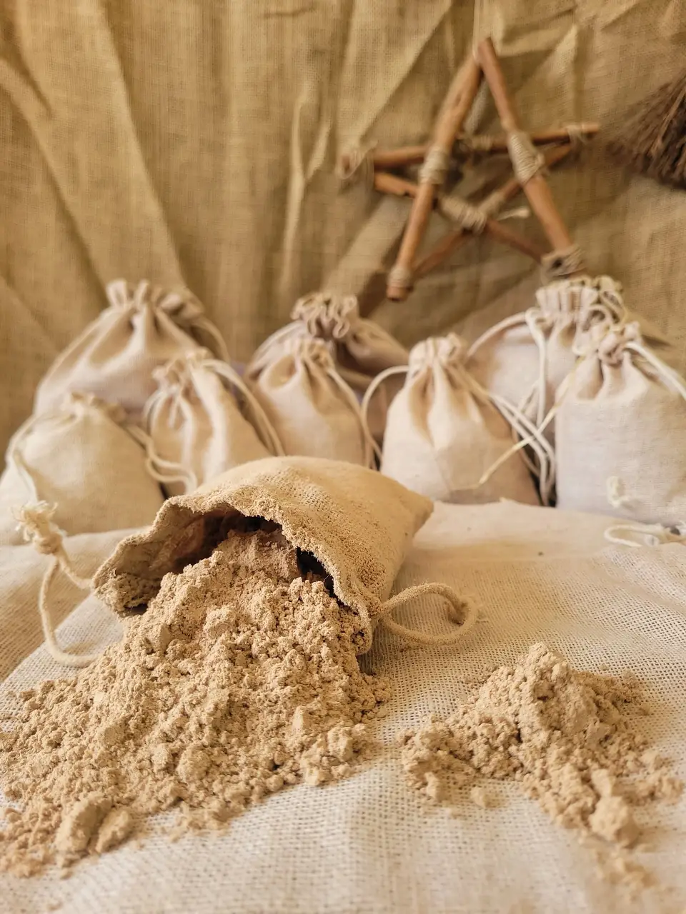 sandalwood-wood-white-cosmetic-natural-herb