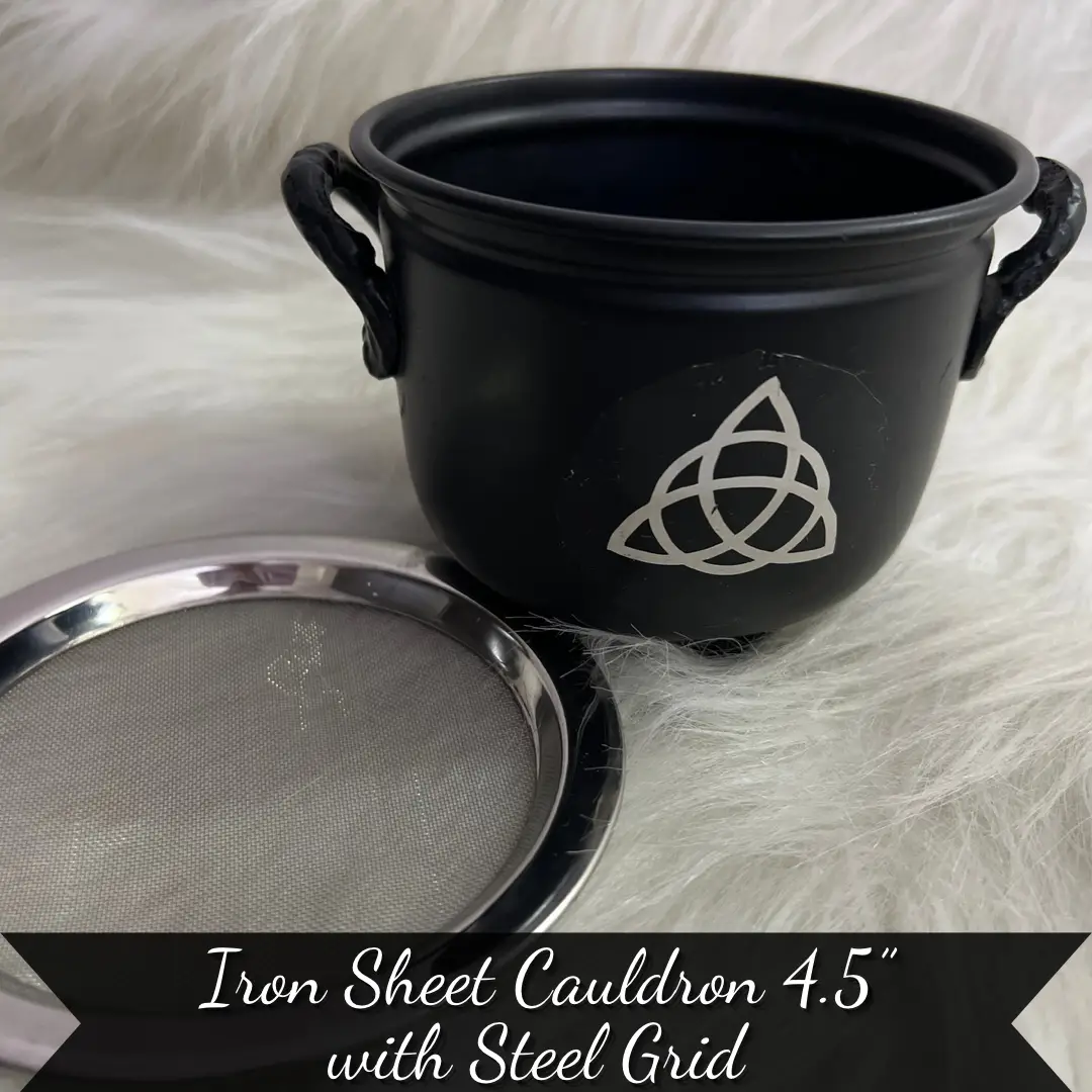 cast-iron-cauldron-4.5 with steel grid